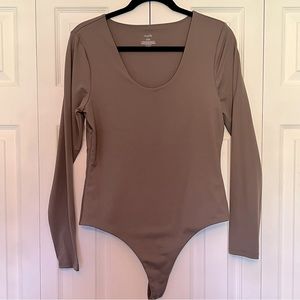 Nuuds Women’s Scoop Neck Bodysuit - Mocha